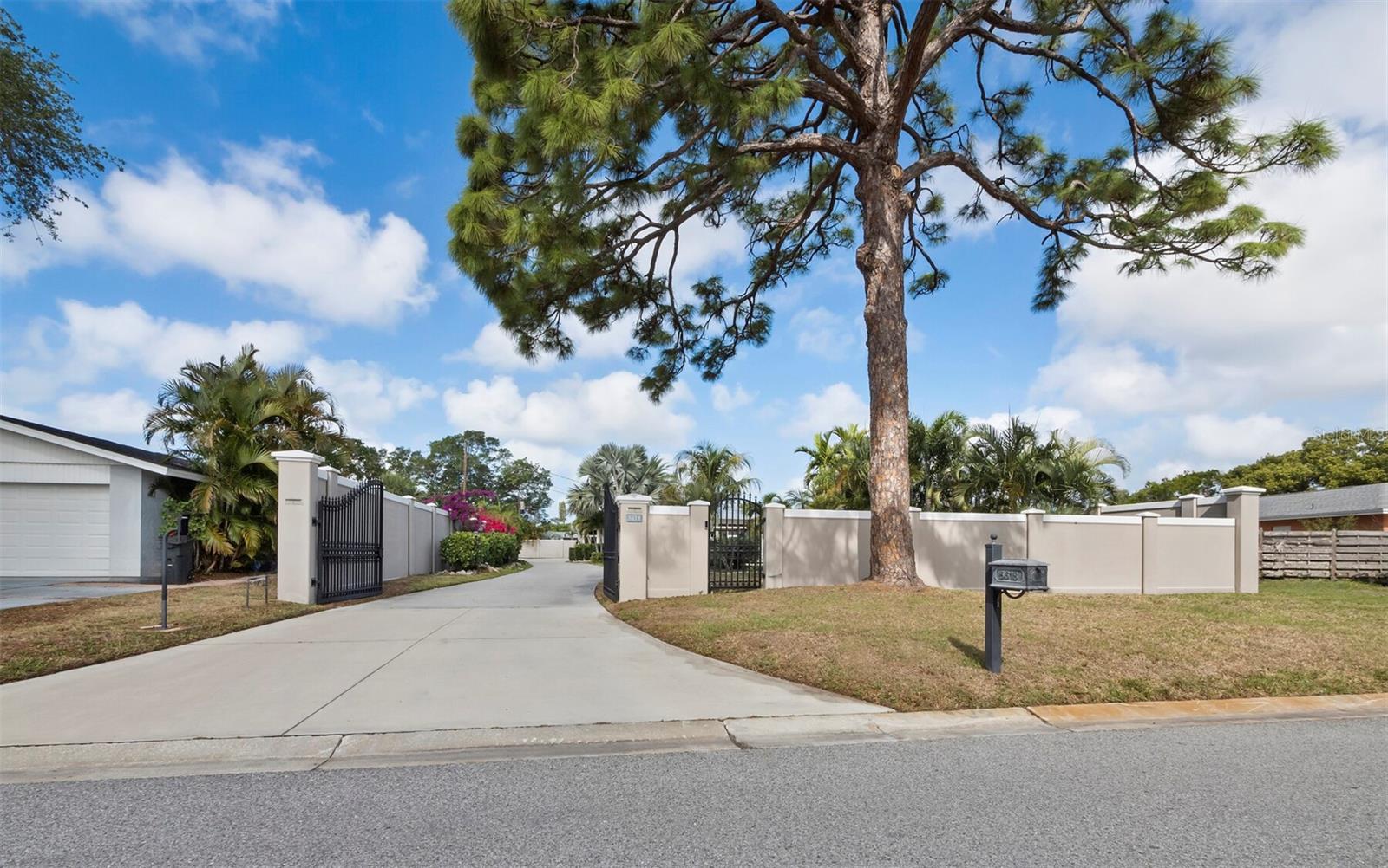 PHILLIPPI GARDENS UN 16 - Residential