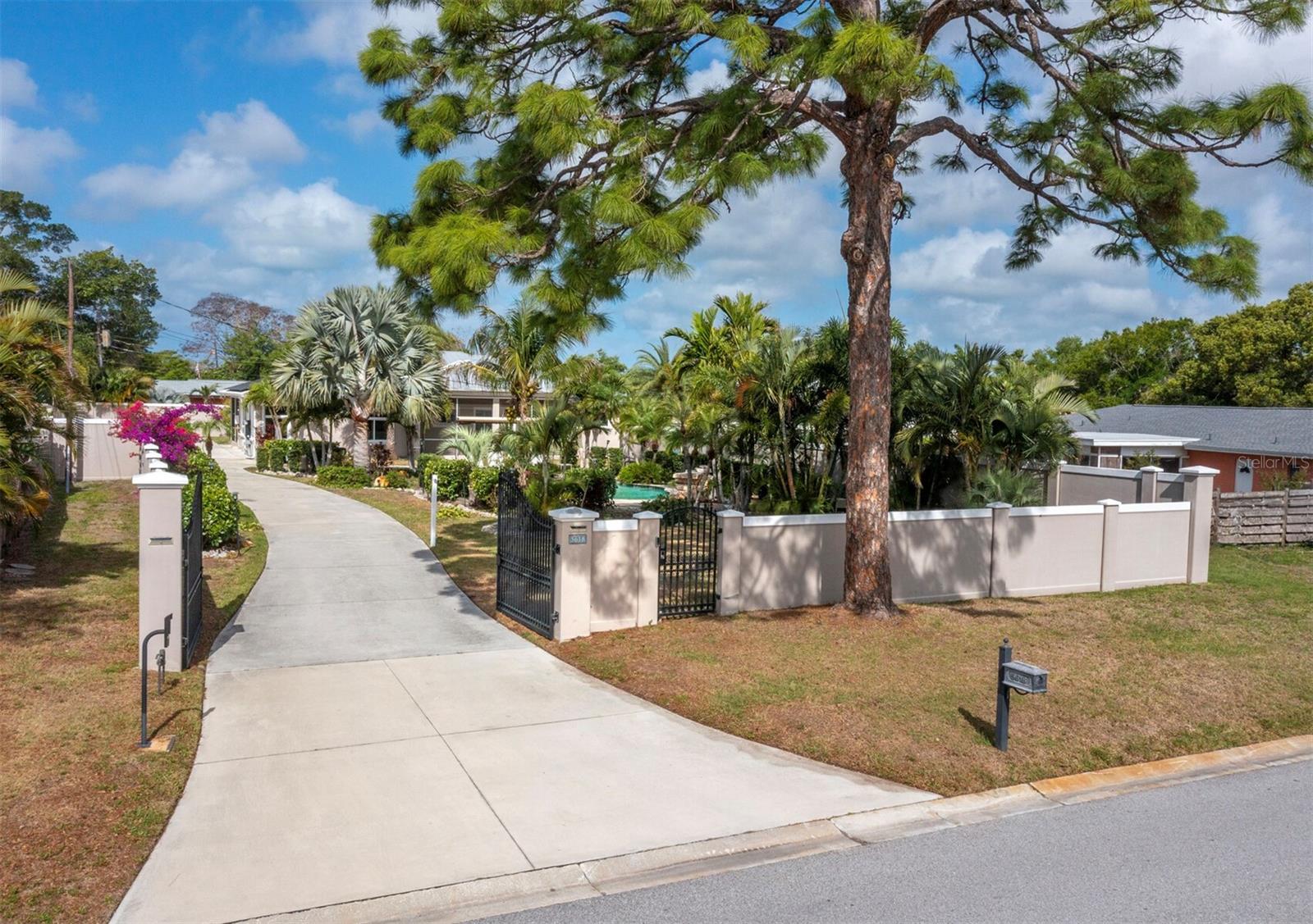 PHILLIPPI GARDENS UN 16 - Residential