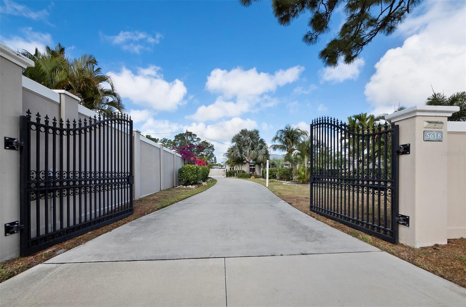 PHILLIPPI GARDENS UN 16 - Residential