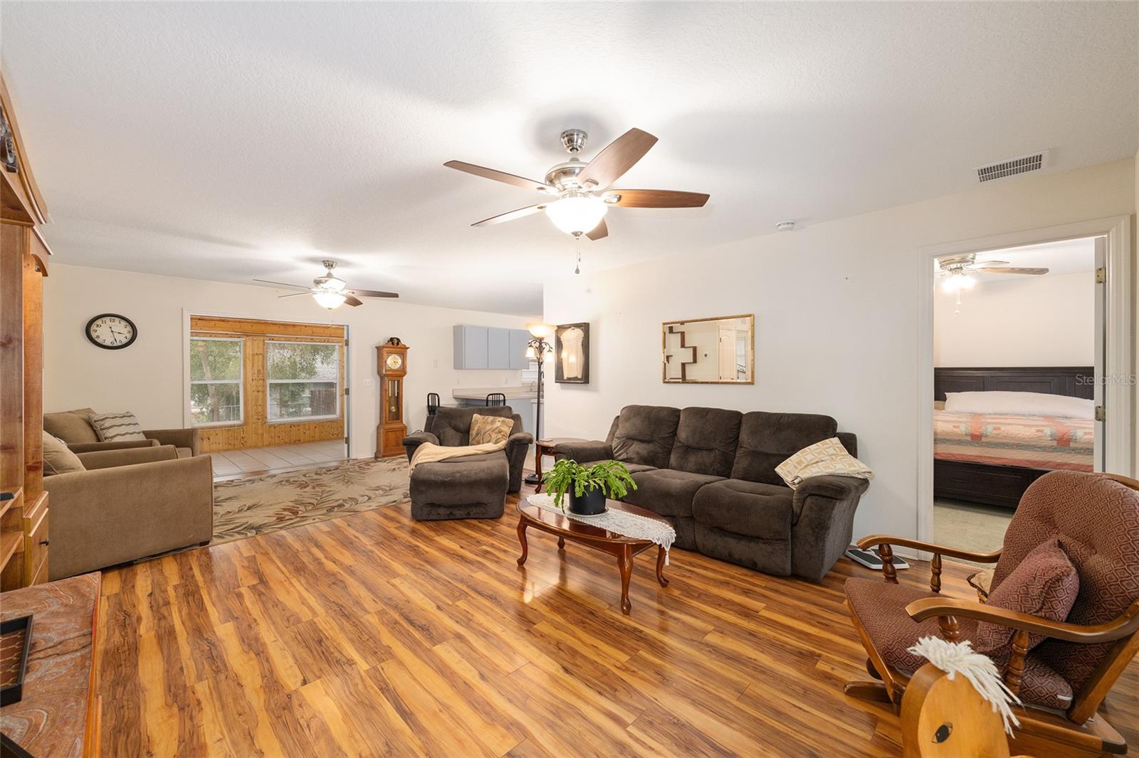 HICKORY HILL RETREATS UNIT 05 - Residential