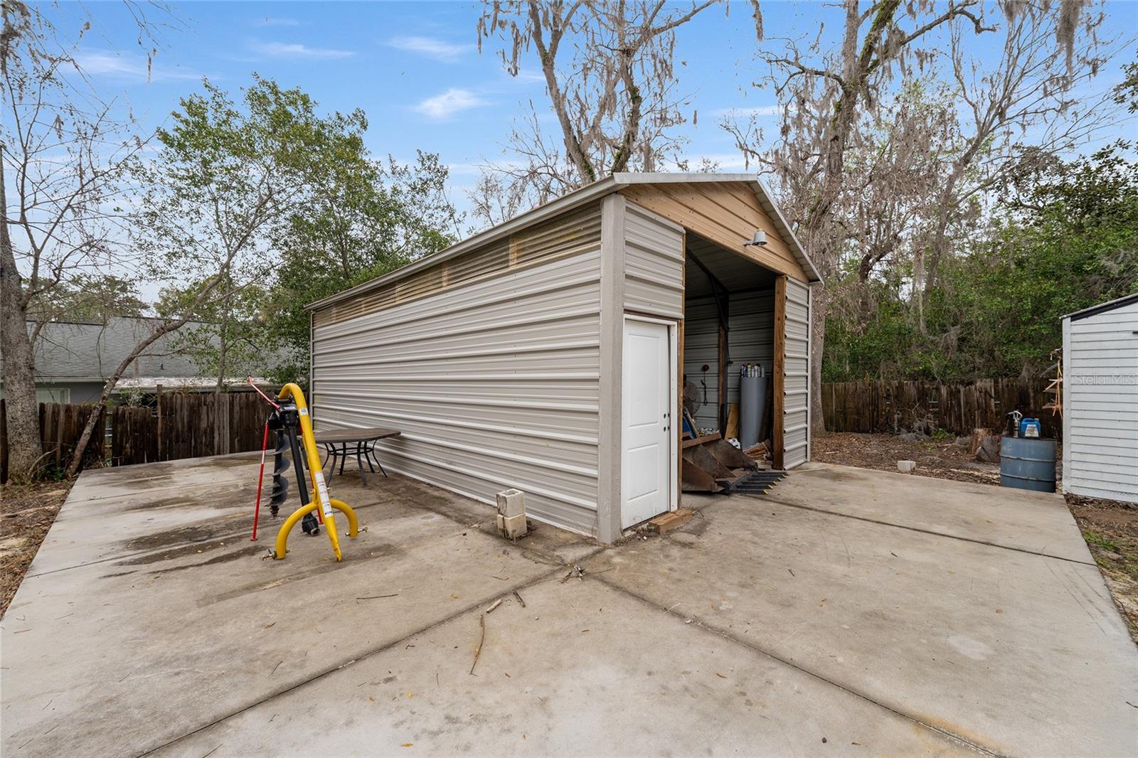 HICKORY HILL RETREATS UNIT 05 - Residential