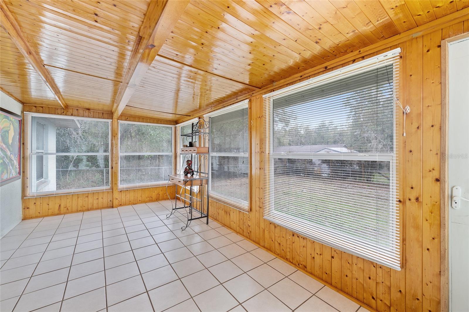 HICKORY HILL RETREATS UNIT 05 - Residential