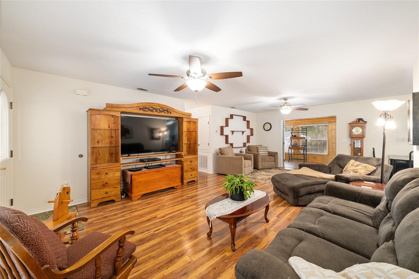 HICKORY HILL RETREATS UNIT 05 - Residential