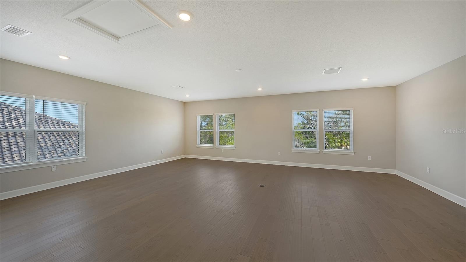 AZARIO ESPLANADE PH II SUBPH C-O - Residential