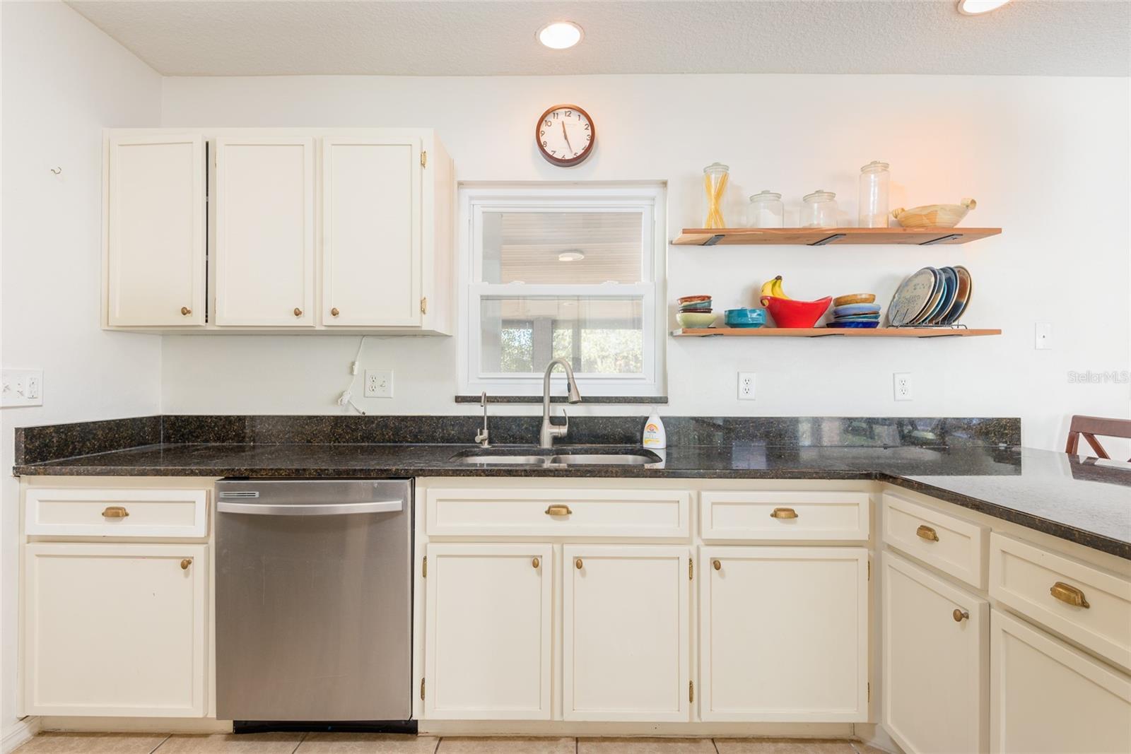 VAN SANT SUB - Residential