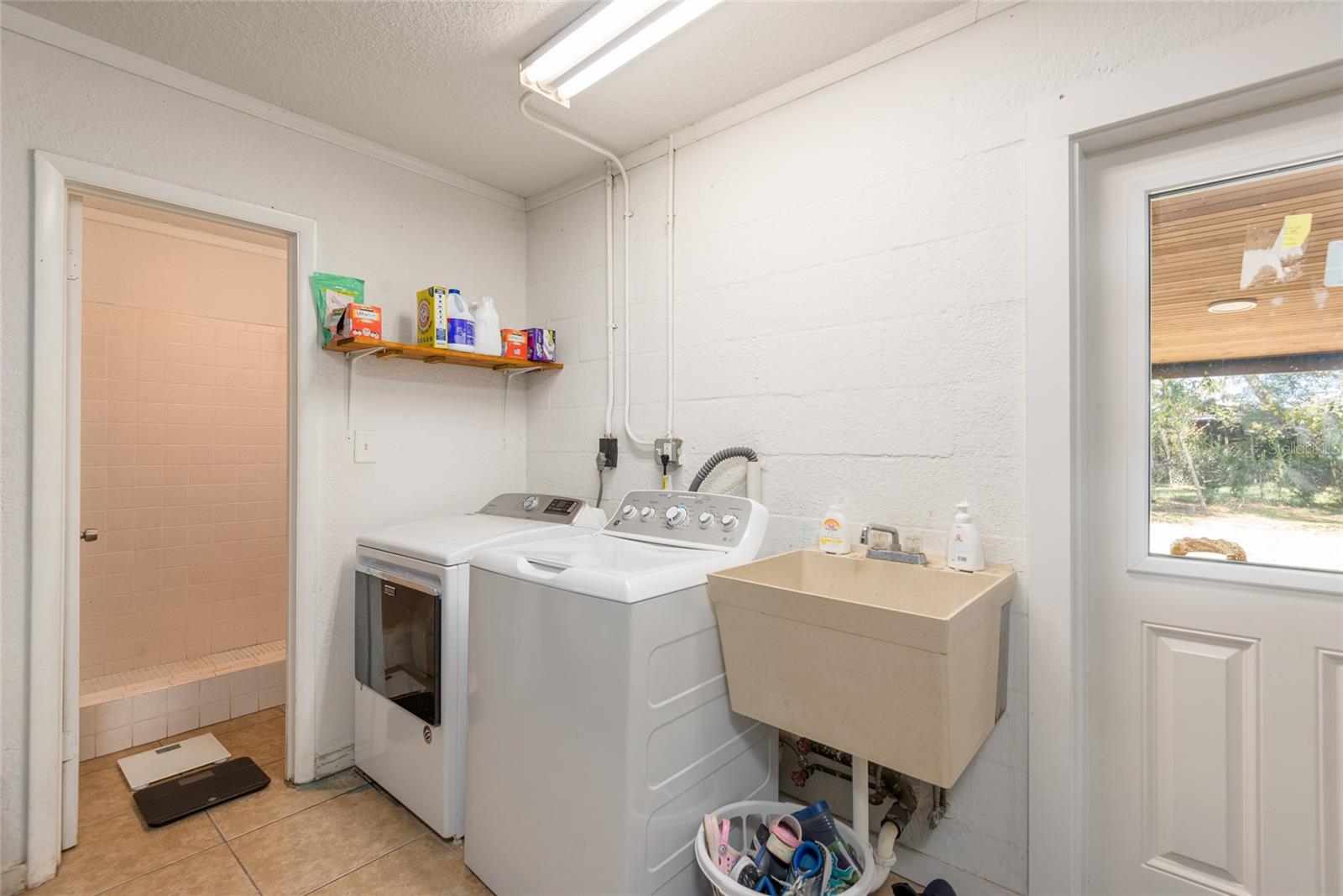 VAN SANT SUB - Residential