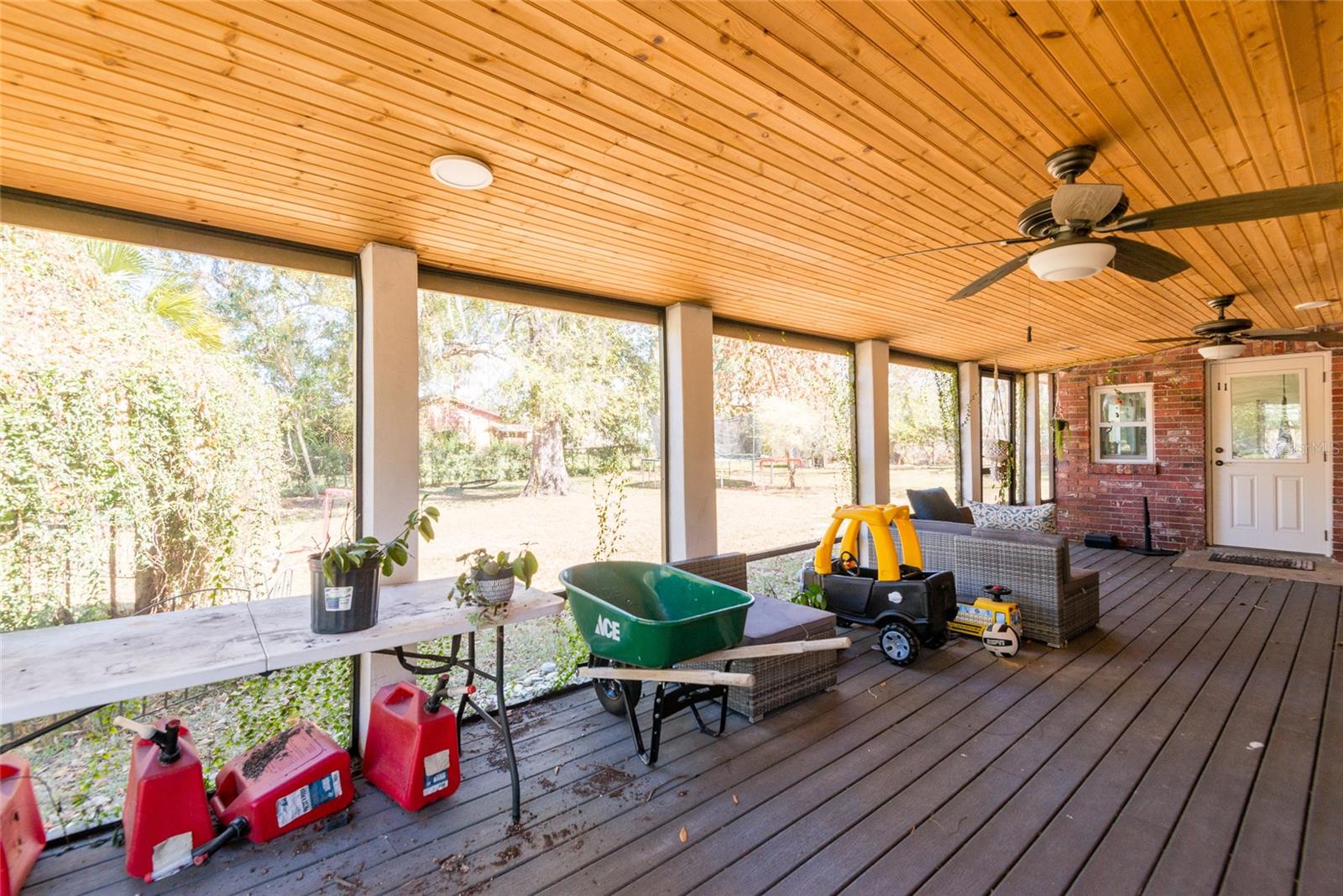 VAN SANT SUB - Residential