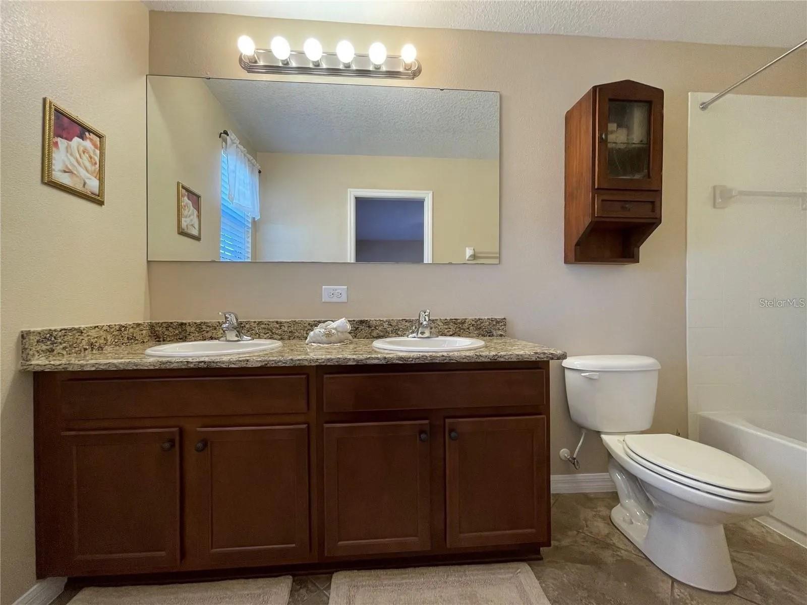 SHINGLE CREEK RESERVE AT THE OAKS PH 6 - Residential