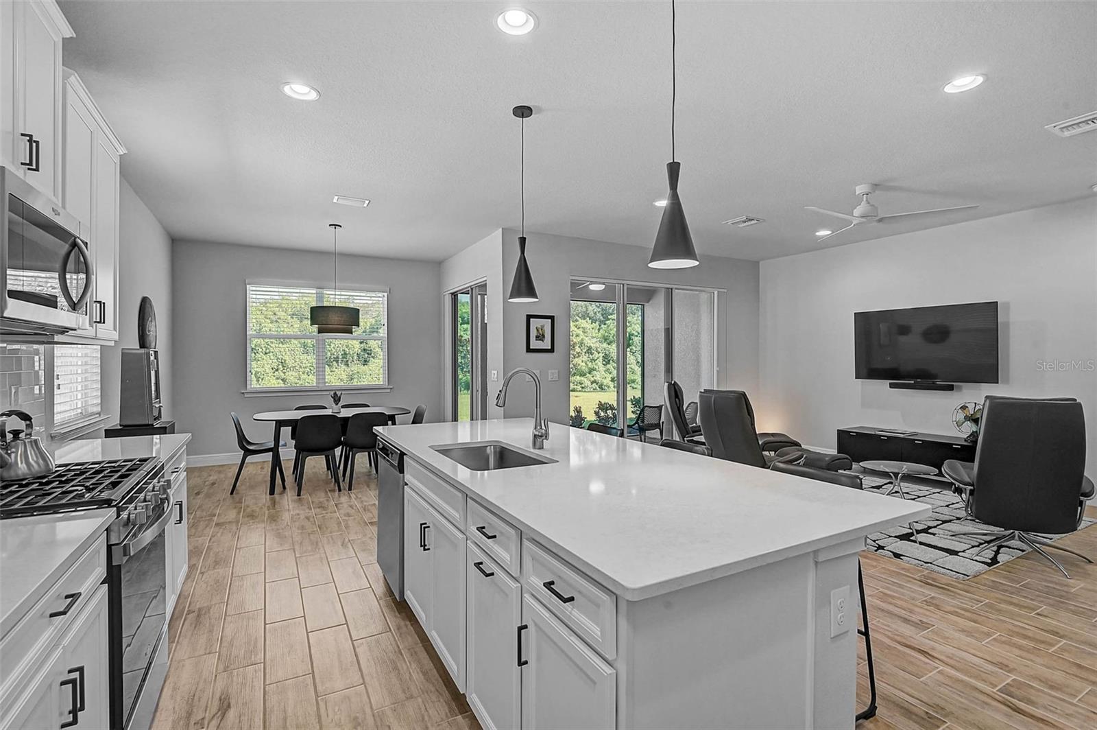 SUNRISE PRESERVE - Residential