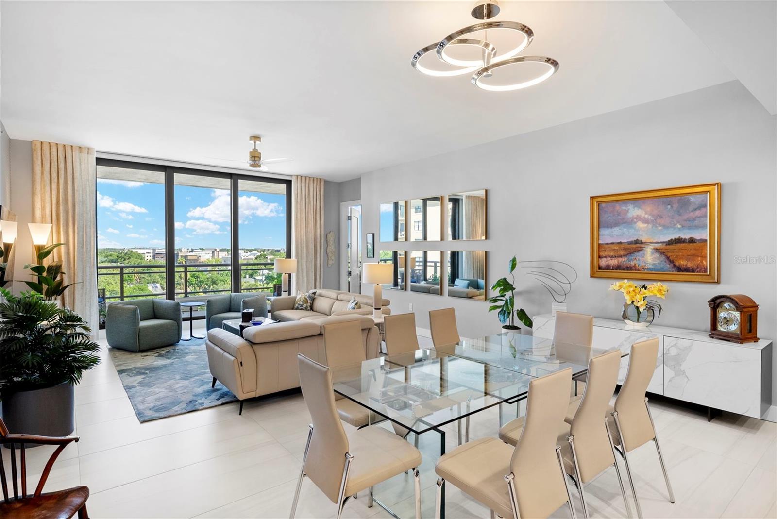 C9W | HYDE PARK HOUSE CONDOMINIUM - Residential