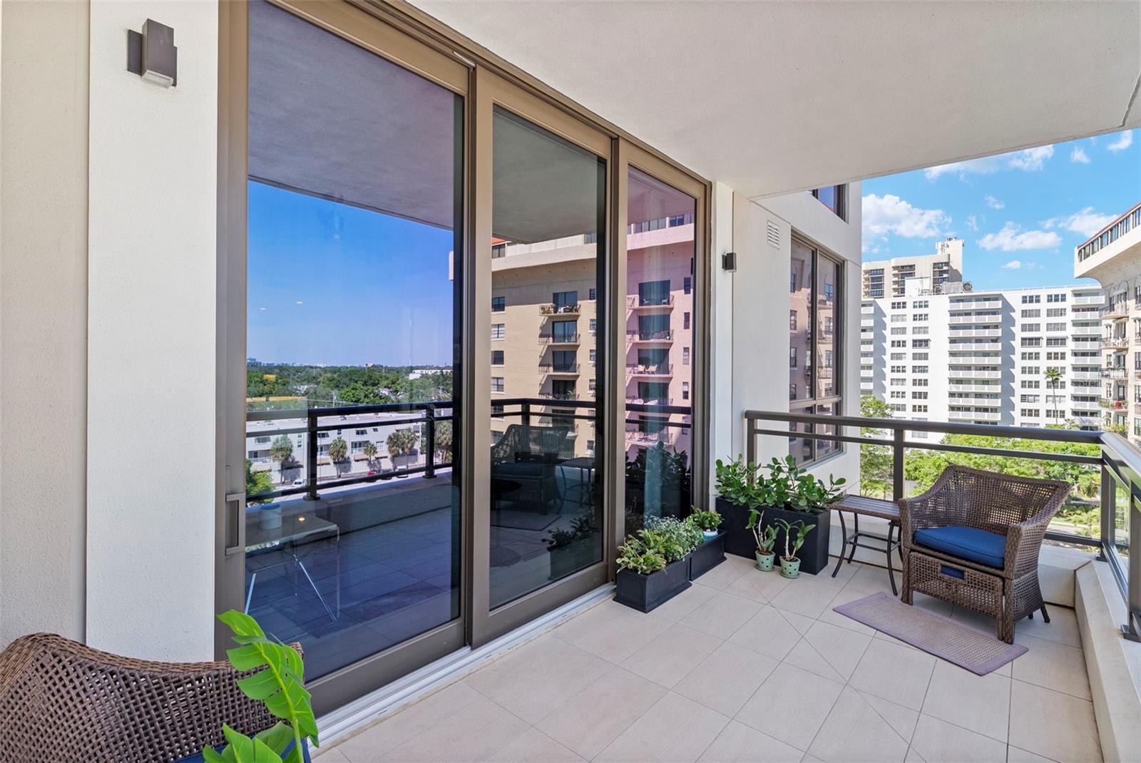 C9W | HYDE PARK HOUSE CONDOMINIUM - Residential