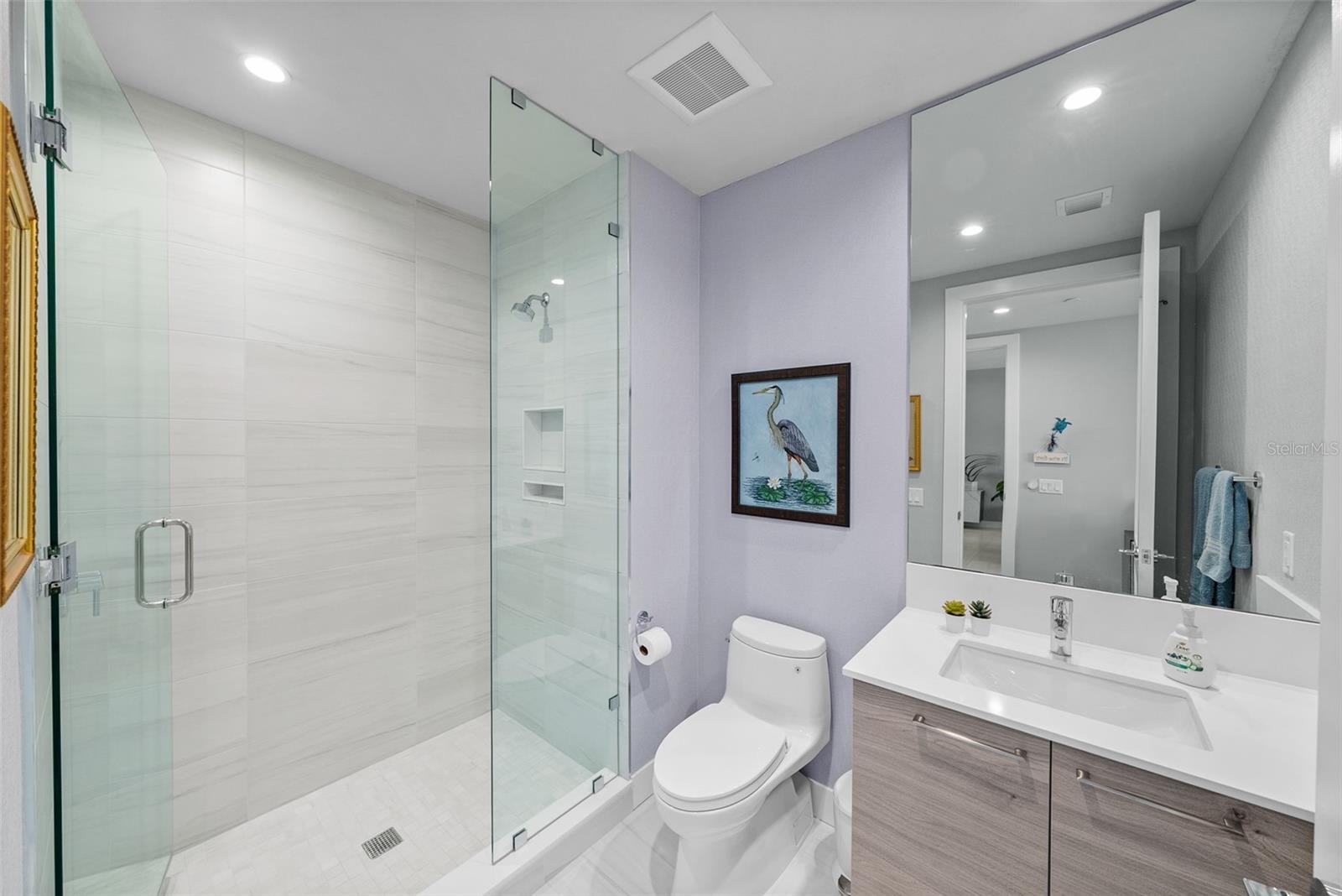 C9W | HYDE PARK HOUSE CONDOMINIUM - Residential