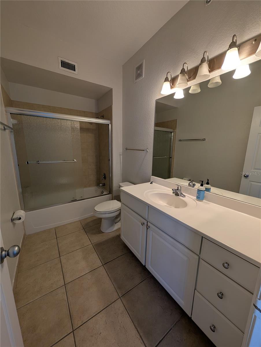 CORDOBA AT BEACH PARK A CONDOM - Residential Lease