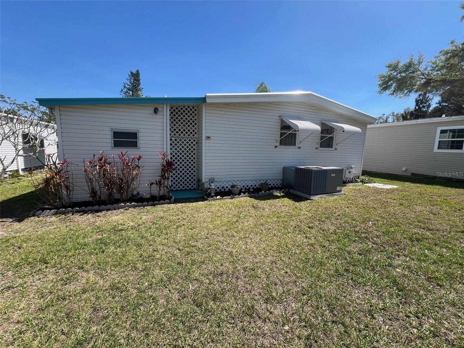 29250 US HIGHWAY 19 N 406