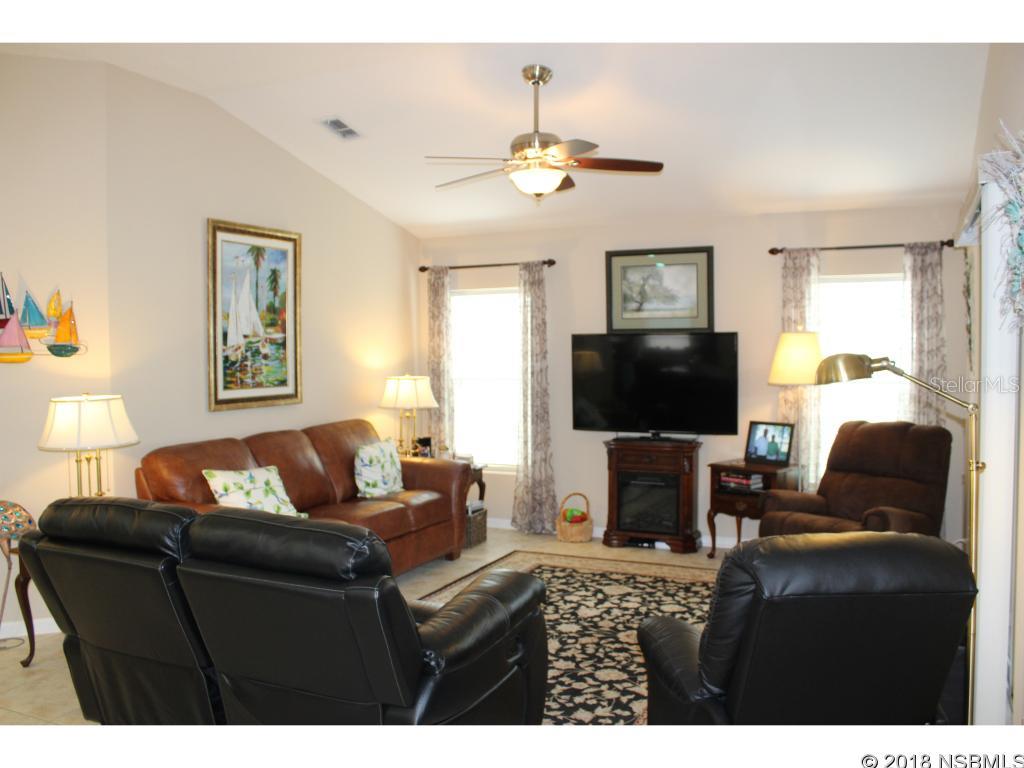 22 Venetian Bay Un 02 - Residential