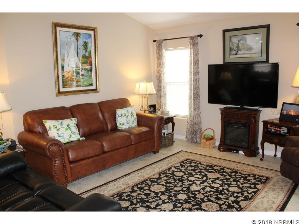 22 Venetian Bay Un 02 - Residential