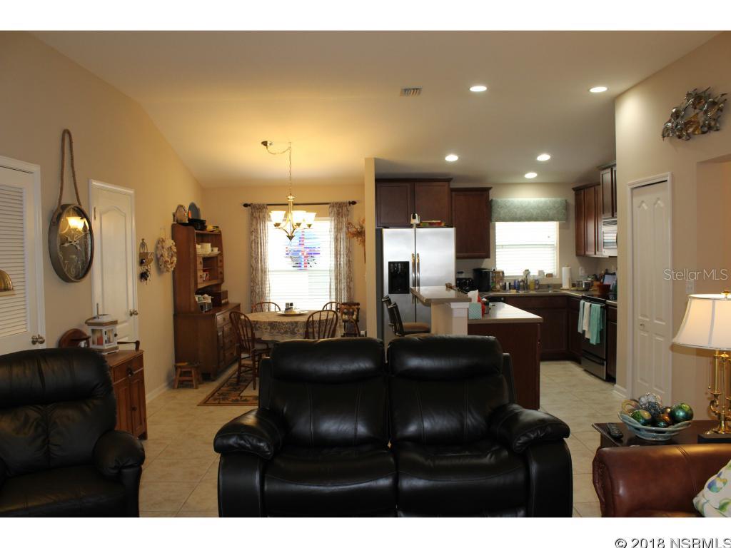 22 Venetian Bay Un 02 - Residential