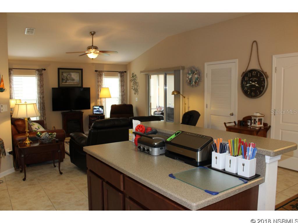 22 Venetian Bay Un 02 - Residential