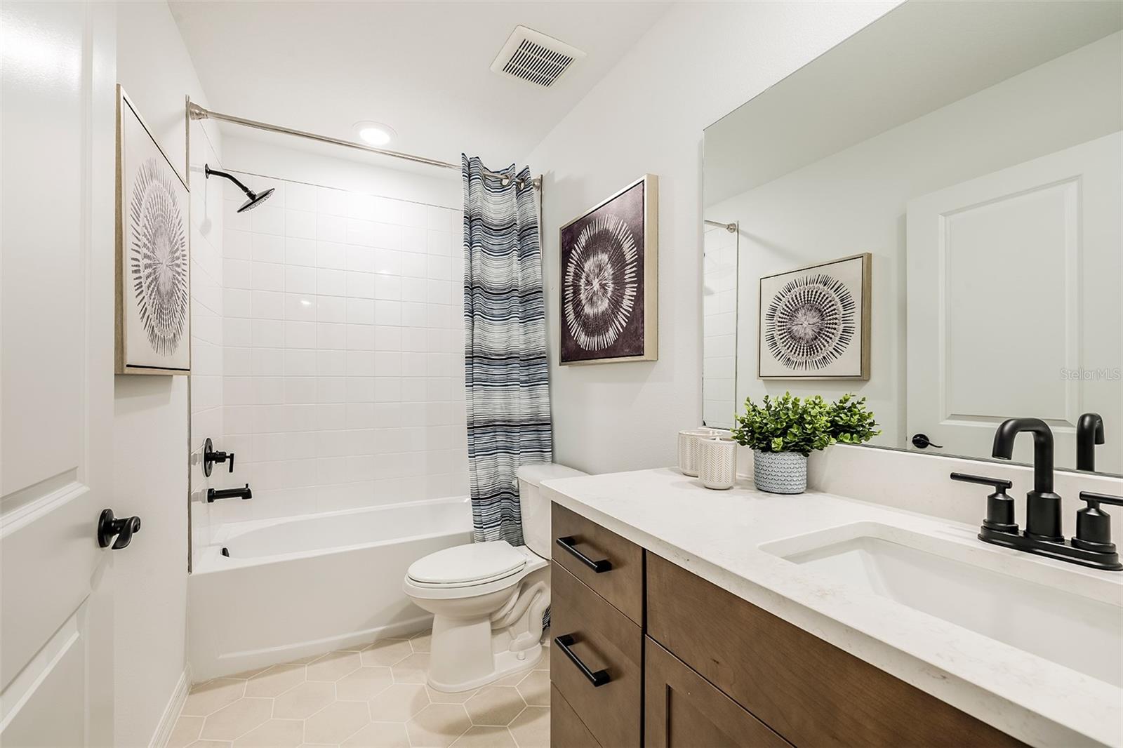 TOWNS AT GREENLEAF - Residential