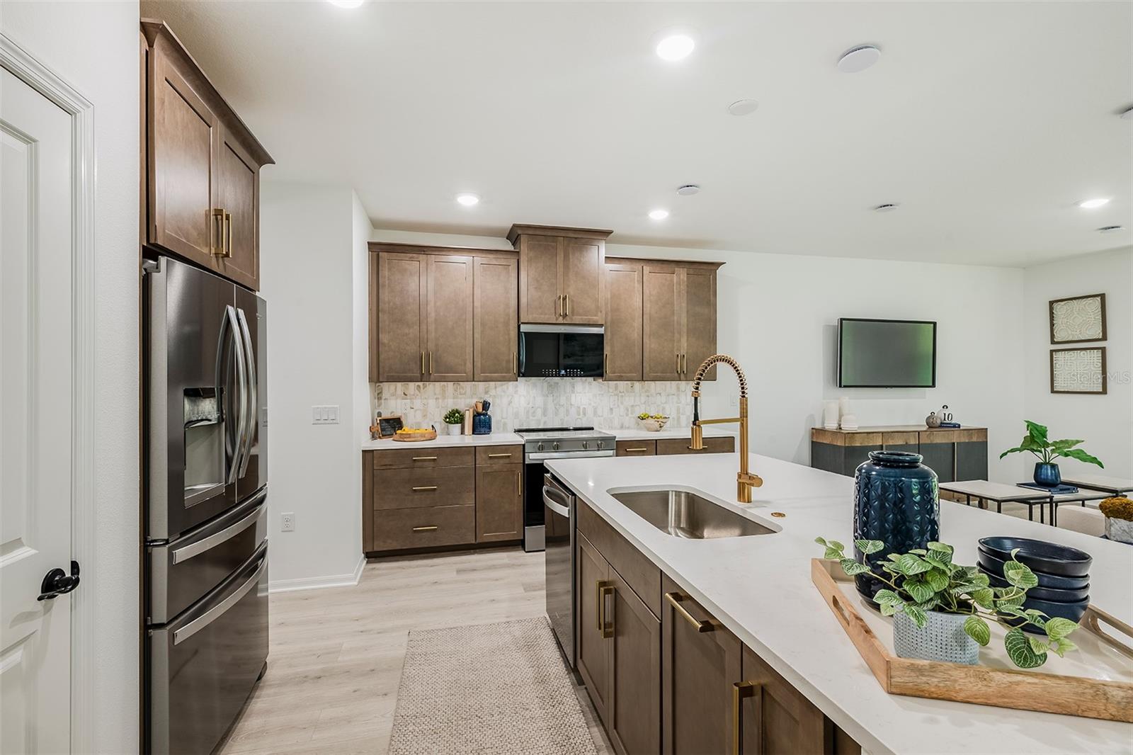 TOWNS AT GREENLEAF - Residential