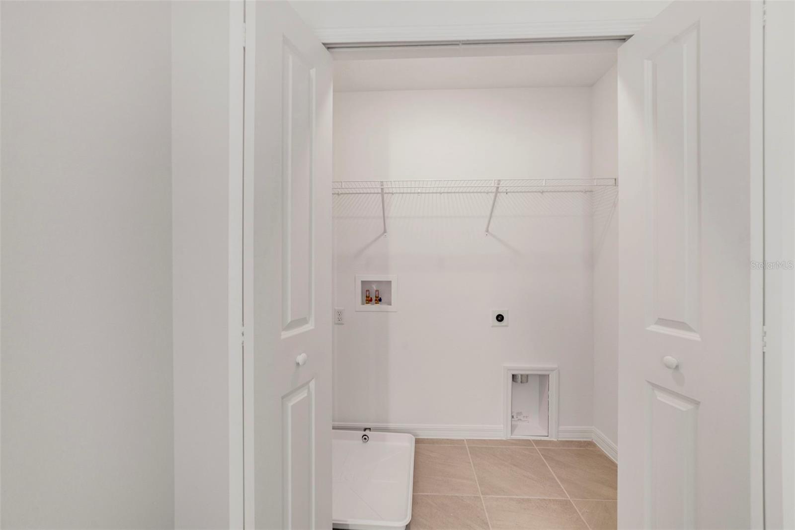 TOWNS AT GREENLEAF - Residential