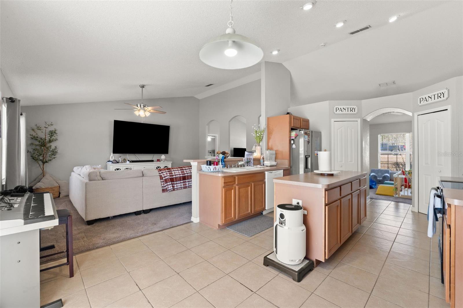 ROYAL HIGHLANDS - Residential