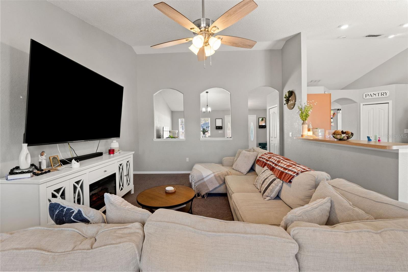 ROYAL HIGHLANDS - Residential