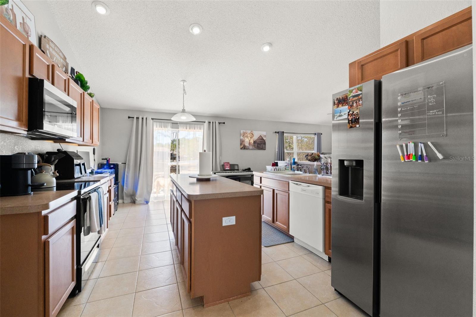 ROYAL HIGHLANDS - Residential