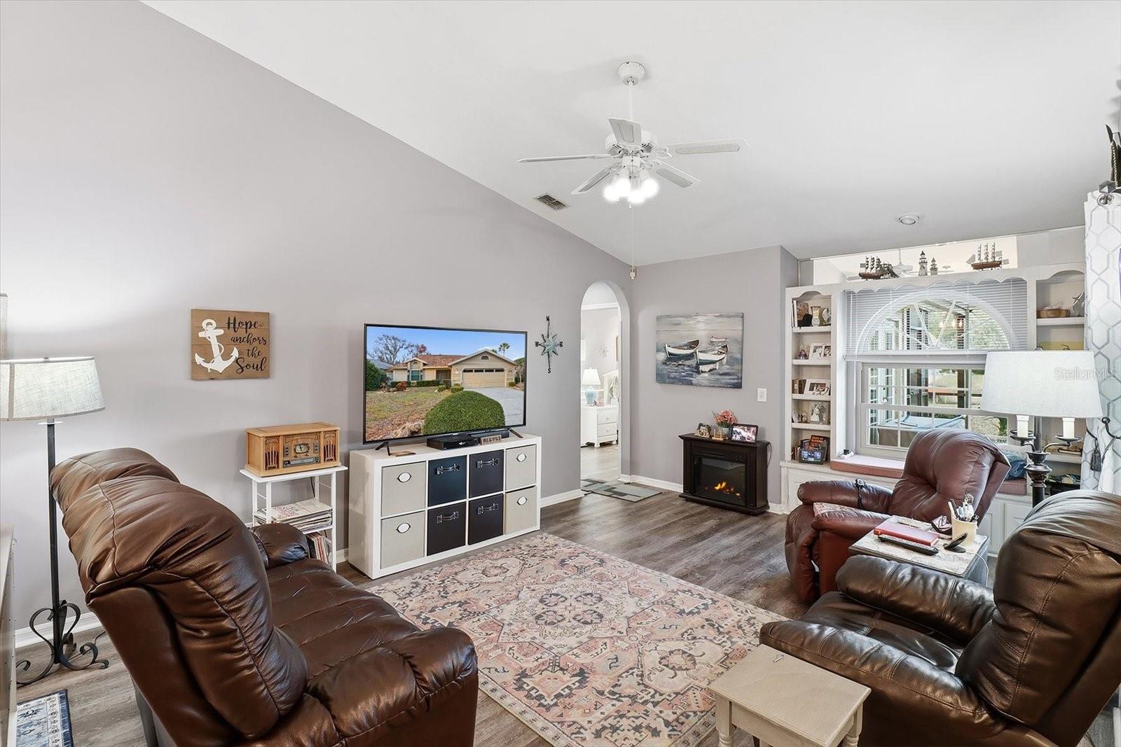 9533 PELICAN COVE COURT