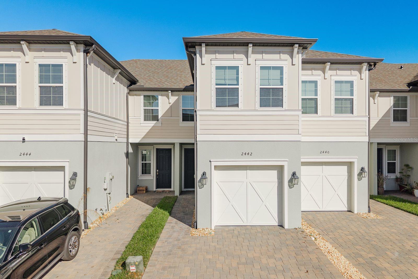 TOWNS AT BELLEAIR GROVE - Residential