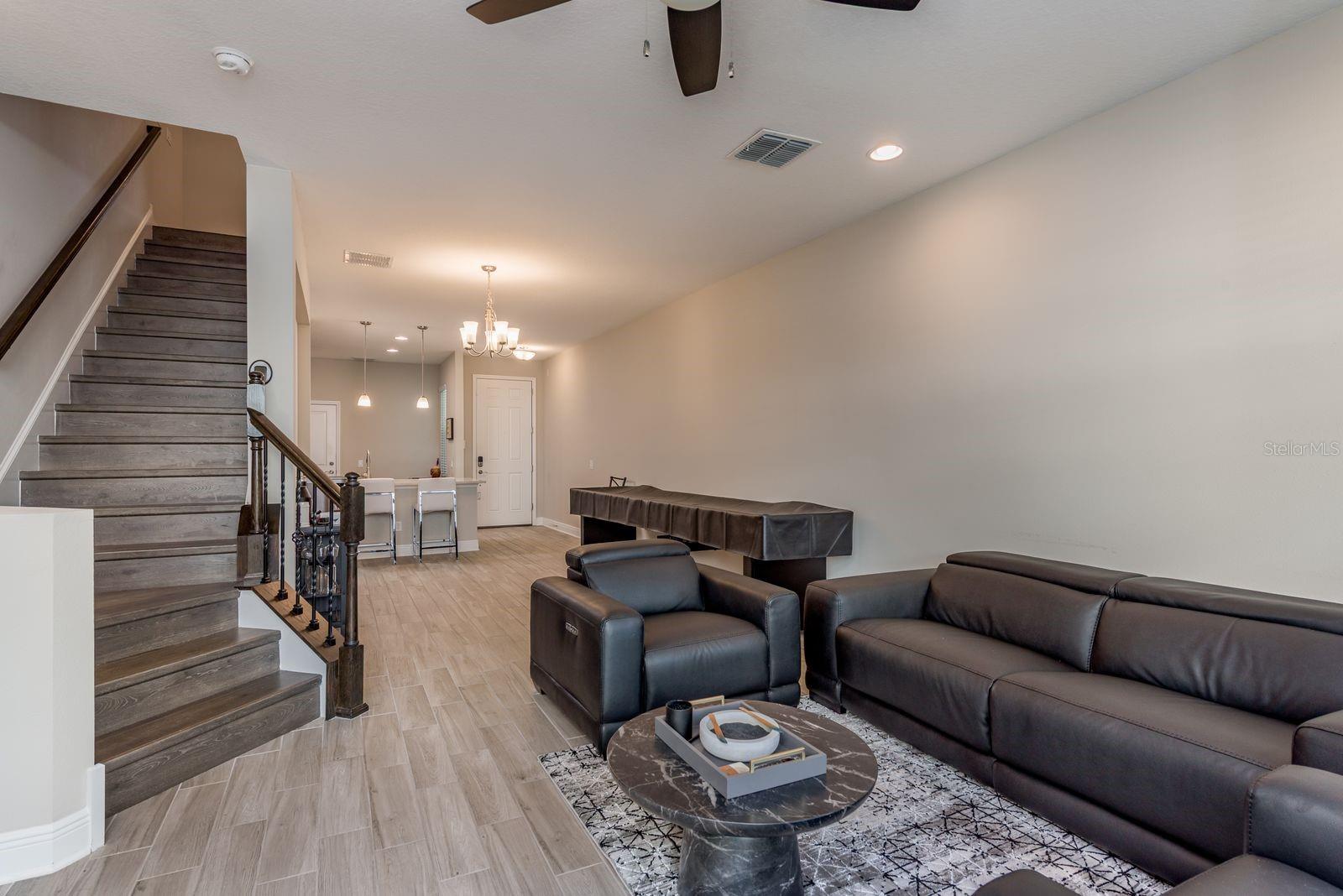 TOWNS AT BELLEAIR GROVE - Residential