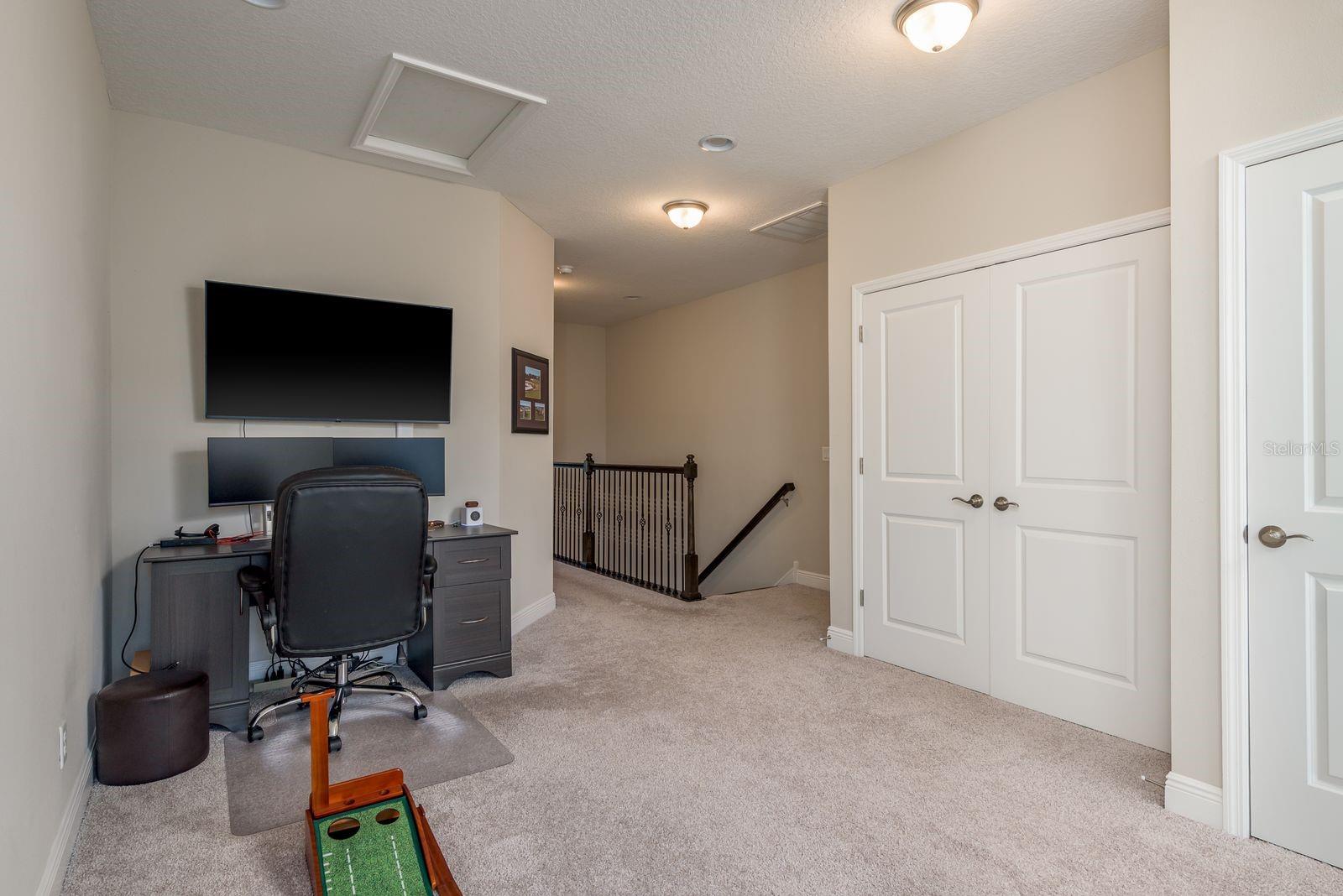 TOWNS AT BELLEAIR GROVE - Residential