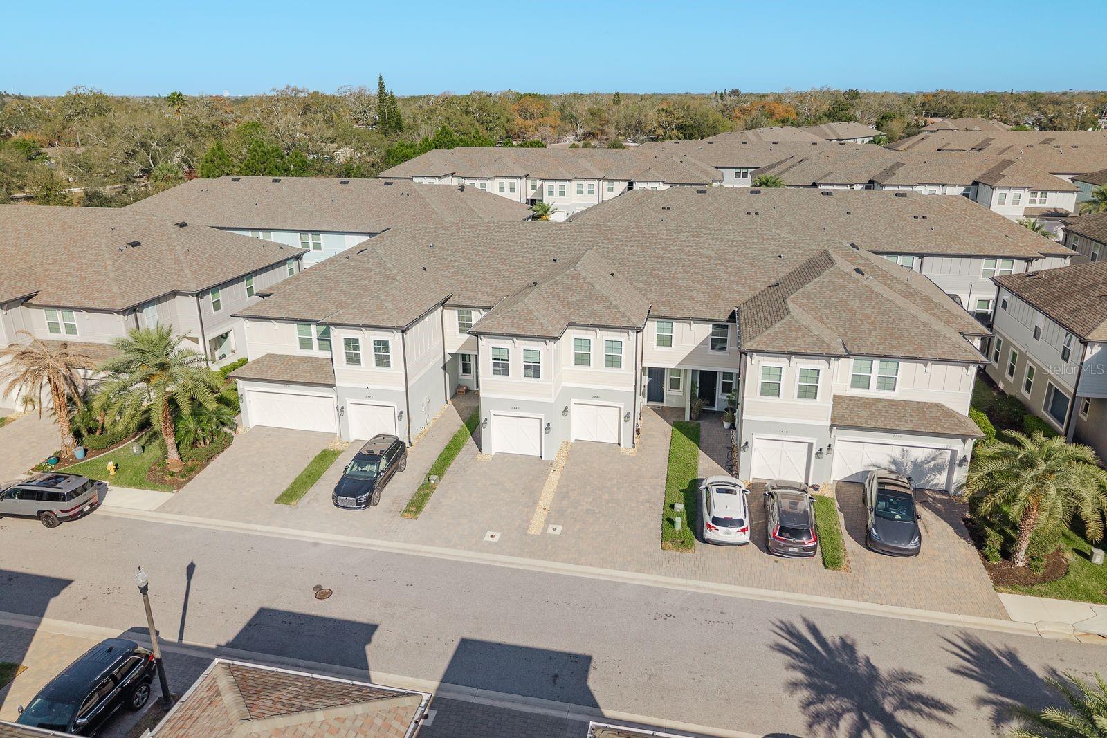 TOWNS AT BELLEAIR GROVE - Residential