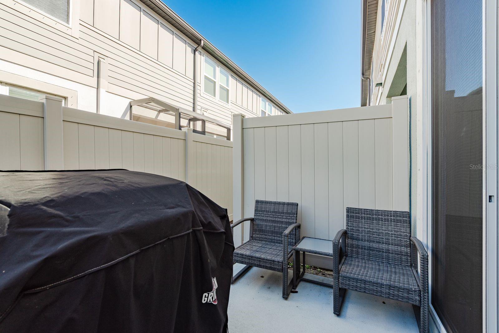 TOWNS AT BELLEAIR GROVE - Residential