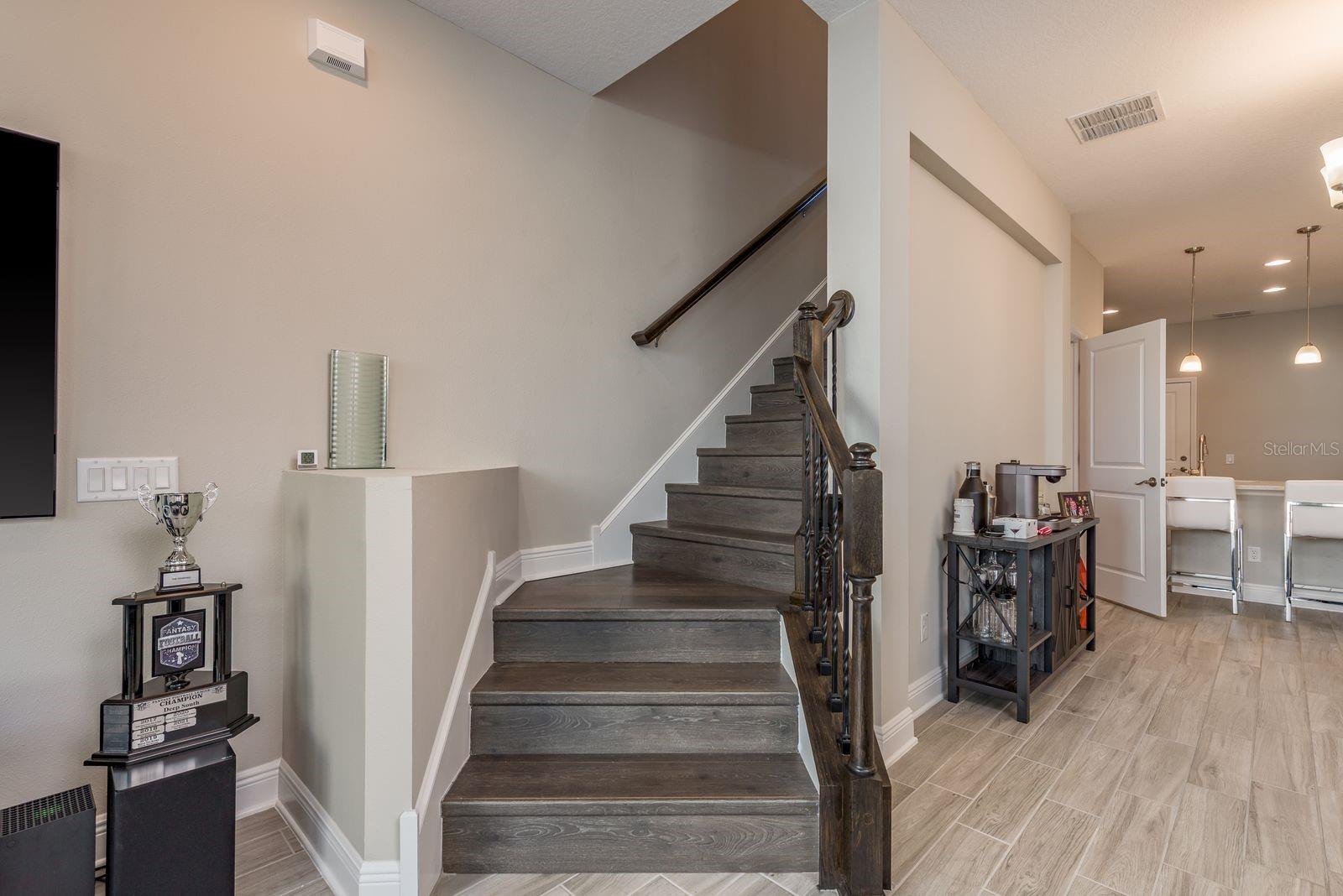 TOWNS AT BELLEAIR GROVE - Residential