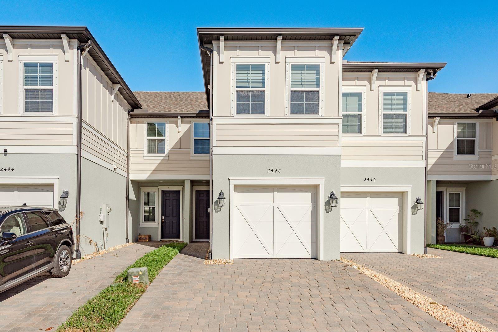 TOWNS AT BELLEAIR GROVE - Residential
