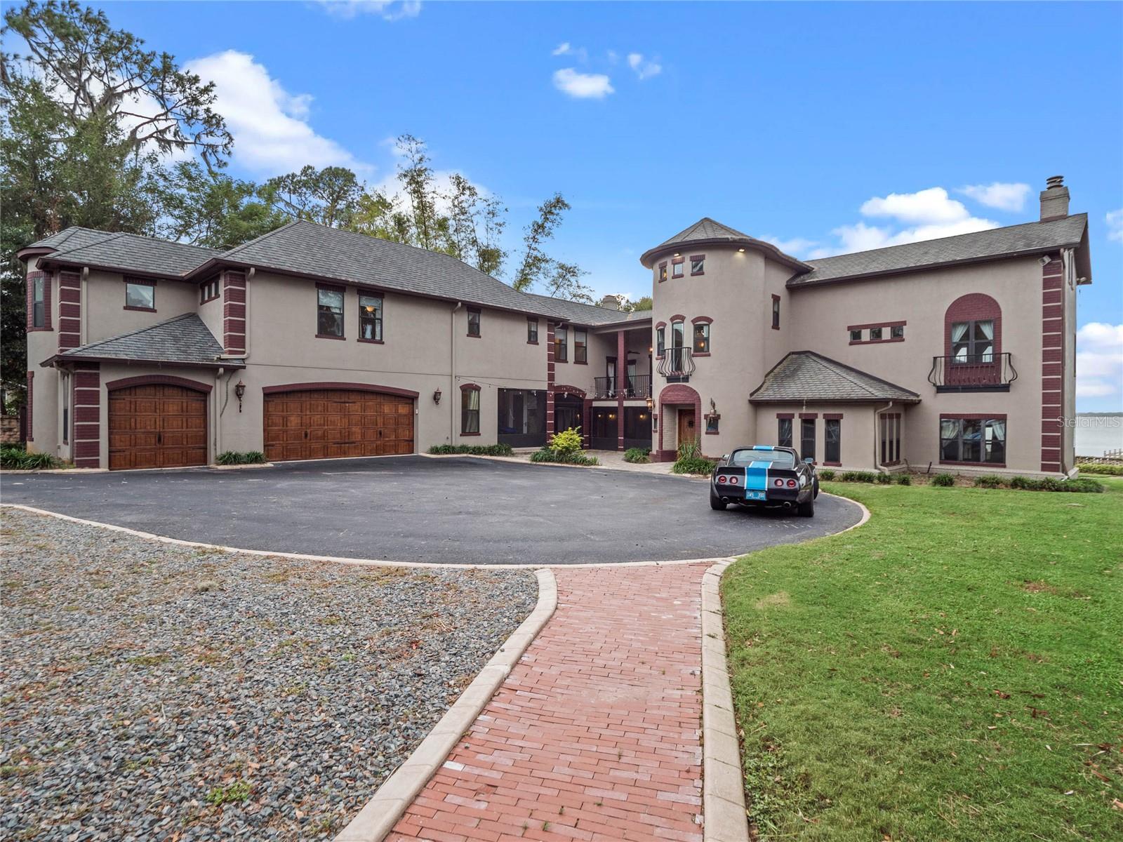 6118 DORA DRIVE