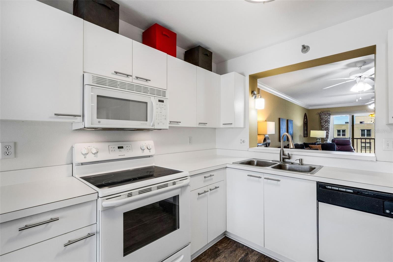 THE ARBORS AT PINEBROOK PH II - Residential