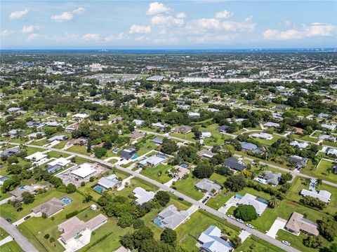 A home in PORT SAINT LUCIE