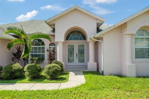 A home in PORT SAINT LUCIE