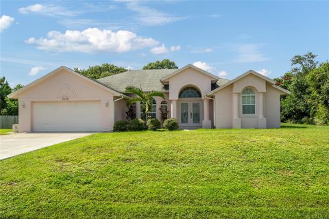 A home in PORT SAINT LUCIE