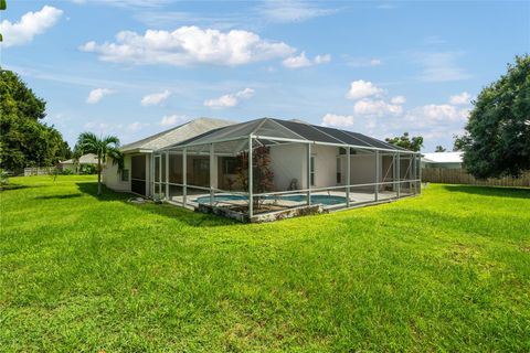 A home in PORT SAINT LUCIE