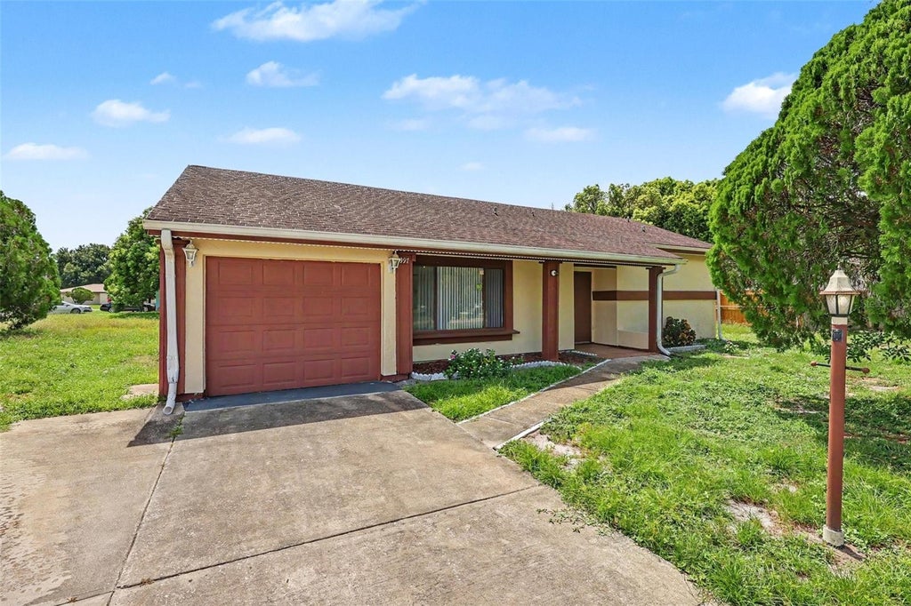 Photo of 997 Mariposa Drive NE, Palm Bay, FL 32905 (MLS # S5154354)