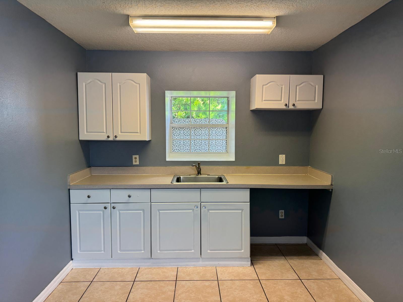 ISLAND CLUB WEST - Residential Lease