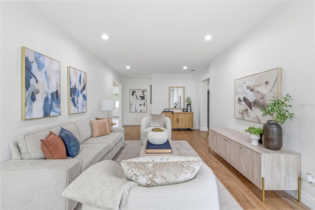 Photo of 3307 W Ballast Point Boulevard, Tampa, FL 33611 (MLS # TB8463839)