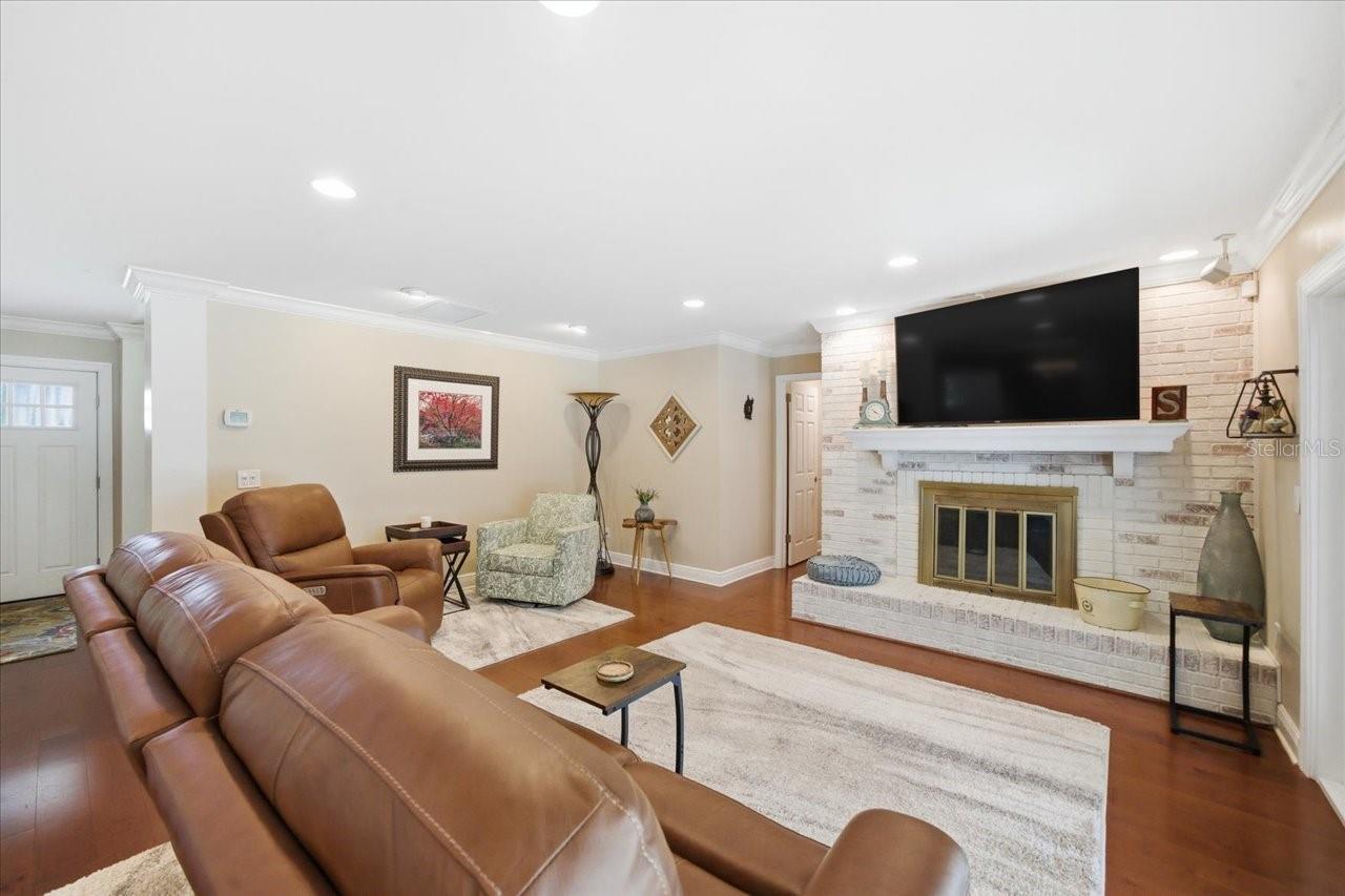 CARROLLWOOD VILLAGE SEC 1 - Residential
