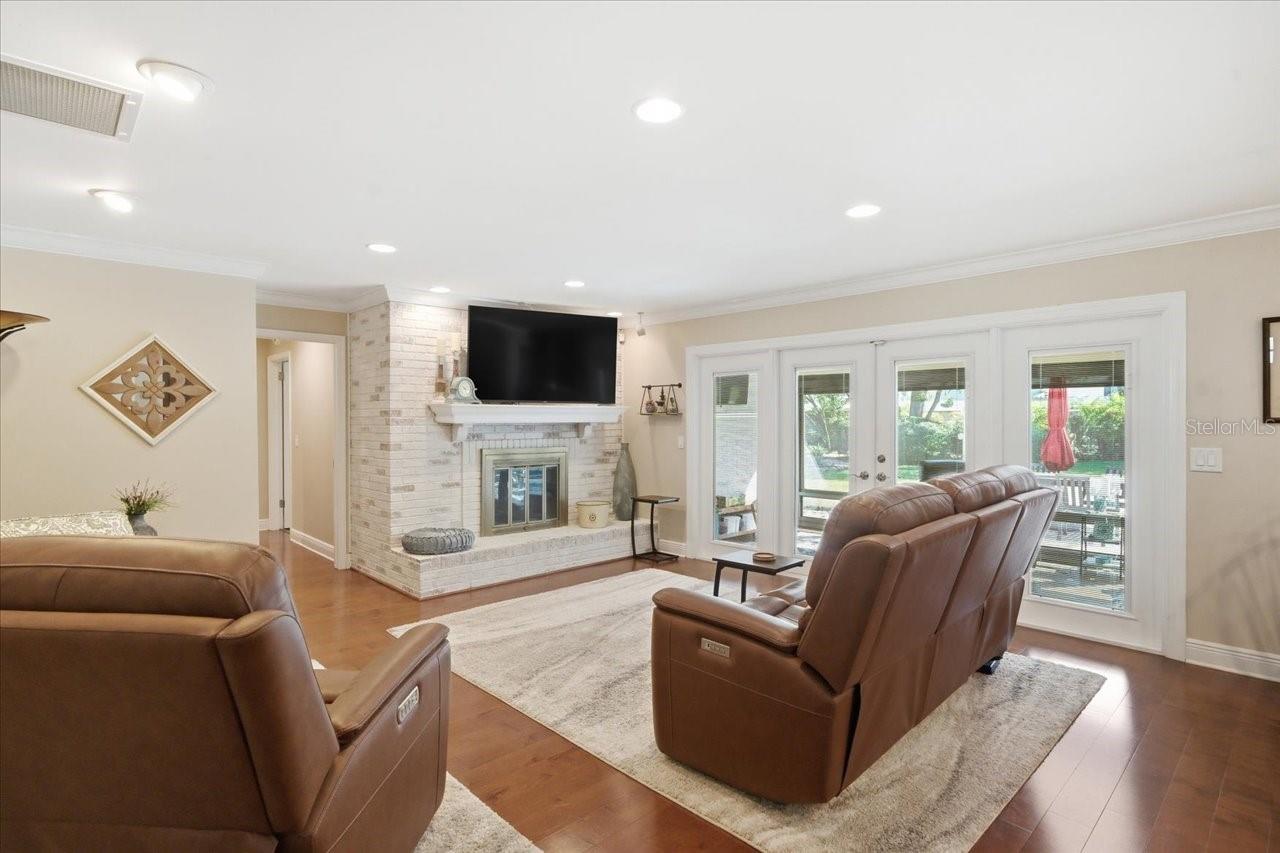 4014 CARROLLWOOD VILLAGE DRIVE