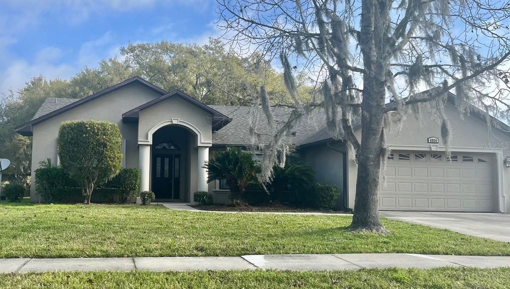 Photo of 4924 Raylene Way, Saint Cloud, FL 34771 (MLS # S5138518)