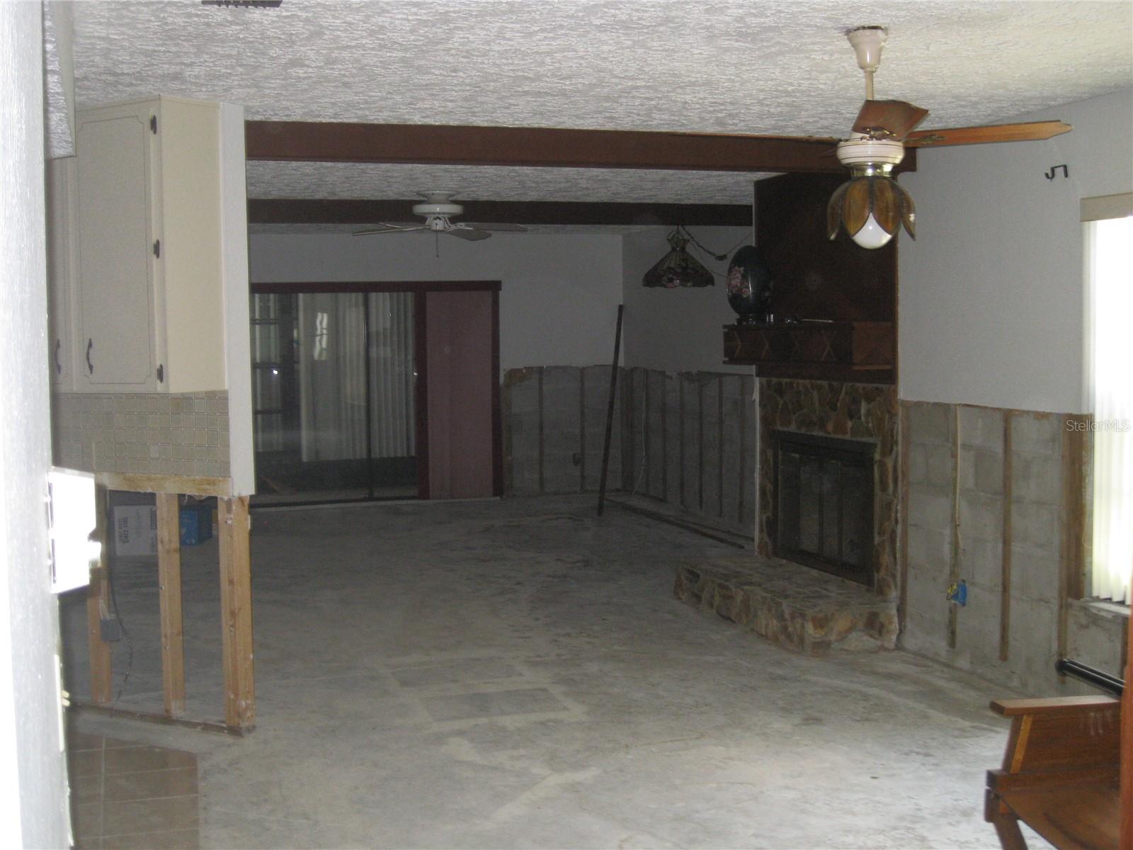 4673 DEWEY DRIVE