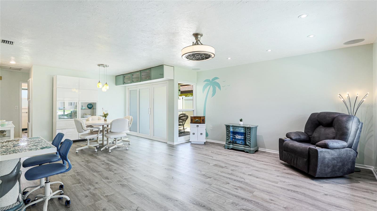 CAMBRIDGE VILLAGE - Residential